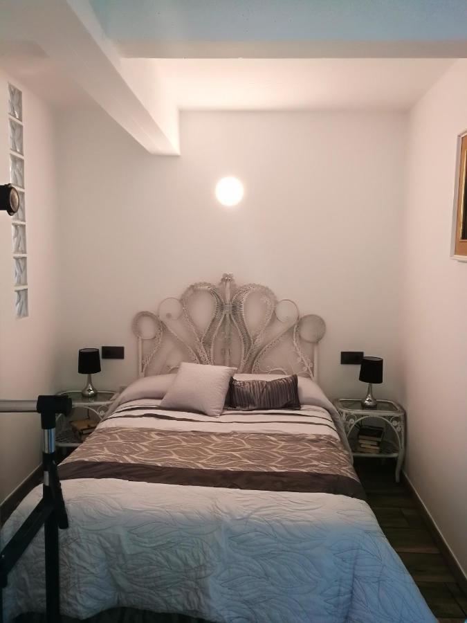 One Bedroom Appartement With Enclosed Garden And Wifi At Лоуренса Экстерьер фото